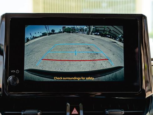 Used 2025 Toyota Corolla LE FWD image 28