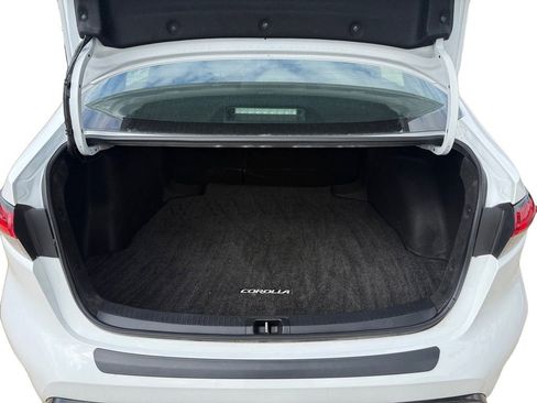 Used 2023 Toyota Corolla SE w/ Carpet Mat Package (TMS) FWD image 18