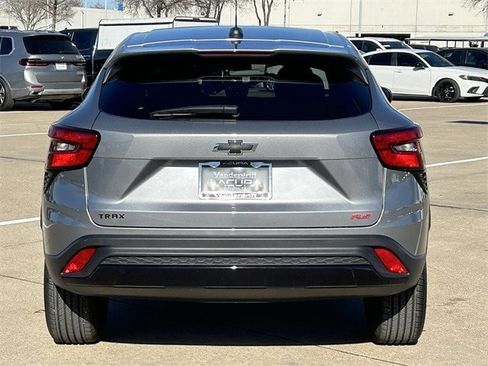 Used 2025 Chevrolet Trax RS image 5