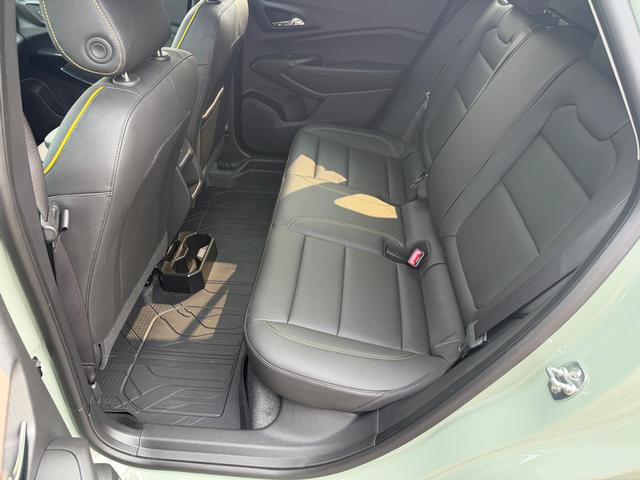 Used 2025 Chevrolet Trax ACTIV w/ Sunroof Package FWD image 11