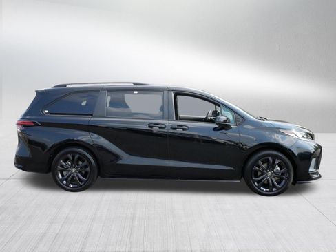 Certified 2026 Toyota Sienna XSE FWD image 8