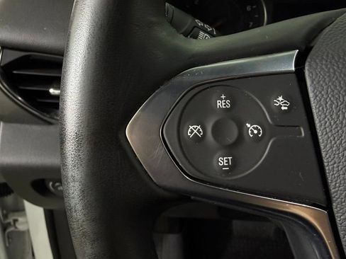 Used 2023 Chevrolet Traverse LT FWD image 18