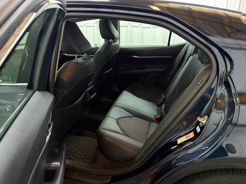 Used 2018 Toyota Camry SE w/ Moonroof Package FWD image 15