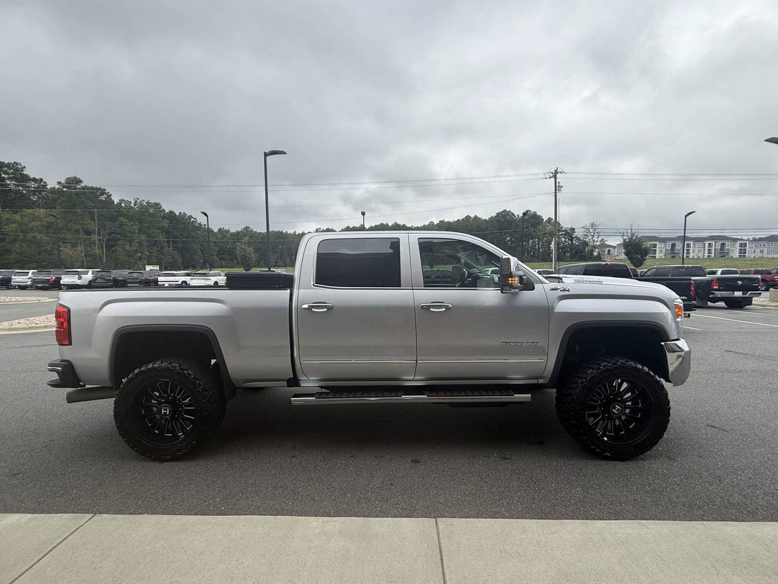 Used 2018 GMC Sierra 2500 SLT w/ Duramax Plus Package AWD/4WD image 30