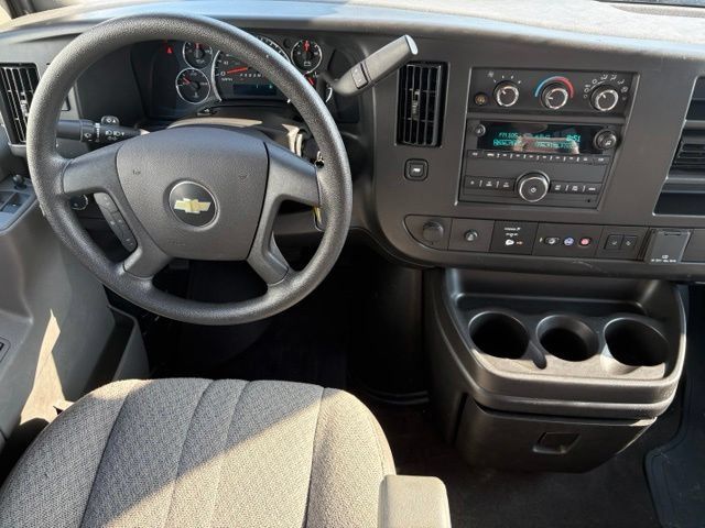 Used 2025 Chevrolet Express 3500 LT w/ LT Preferred Equipment Group RWD image 3
