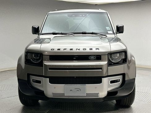 Used 2025 Land Rover Defender 110 S AWD/4WD image 16