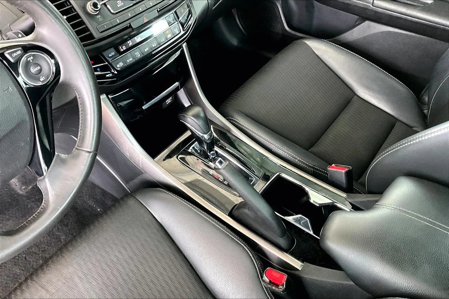 Used 2017 Honda Accord Sport image 15