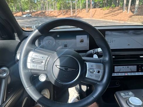 Used 2023 Genesis GV60 Advanced AWD/4WD image 8
