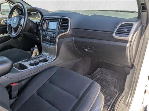 Used 2017 Jeep Grand Cherokee Laredo w/ Quick Order Package 23E image 20