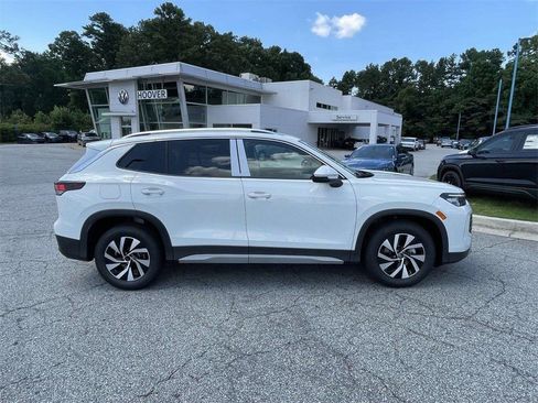 New 2025 Volkswagen Tiguan S image 2