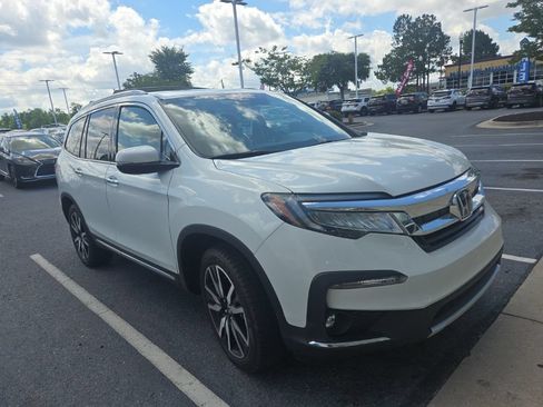 Used 2021 Honda Pilot Touring image 2