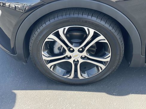 Used 2019 Chevrolet Bolt Premier w/ Infotainment Package image 30