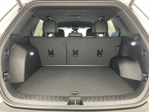 New 2026 Chevrolet Equinox LT w/ Convenience Package II AWD/4WD image 12