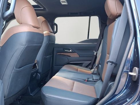 Used 2024 Lexus GX 550 w/ Cold Area Package AWD/4WD image 8