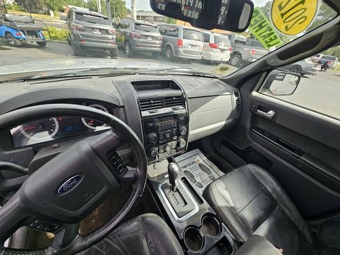Used 2012 Ford Escape XLT w/ Canadian Comfort Pkg FWD image 20