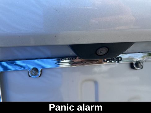 Certified 2023 Jeep Grand Cherokee Laredo w/ Luxury Tech Group I image 21