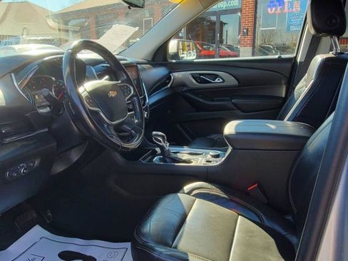 Used 2021 Chevrolet Traverse LT w/ LT Premium Package image 15