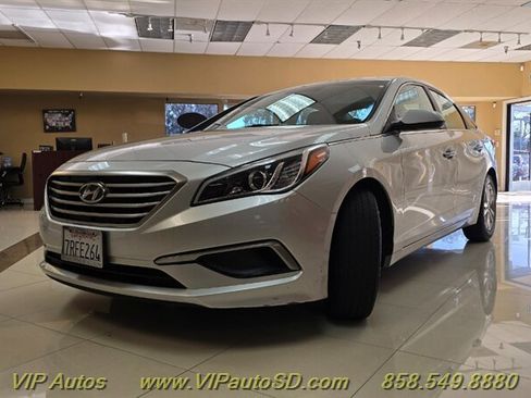 Used 2016 Hyundai Sonata SE image 2