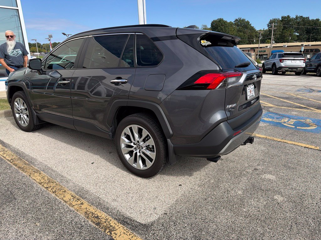 Used 2022 Toyota RAV4 Limited w/ Limited Grade Weather Package AWD/4WD image 3