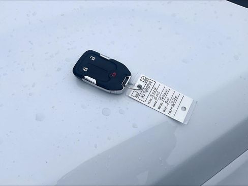 Used 2024 GMC Terrain SLE AWD/4WD image 14