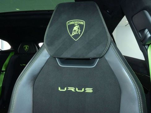 Used 2024 Lamborghini Urus Performante AWD/4WD image 30
