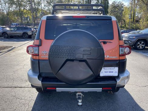 Used 2013 Toyota FJ Cruiser 2WD image 4