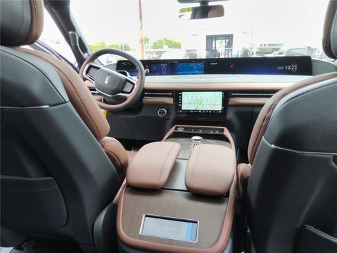 New 2026 Lincoln Navigator L Reserve AWD/4WD image 27