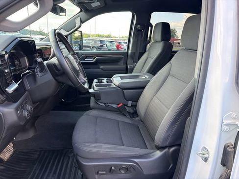 Used 2025 Chevrolet Silverado 2500 LT w/ Convenience Package AWD/4WD image 16