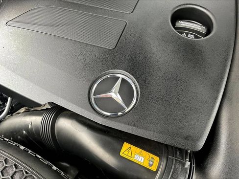 Used 2022 Mercedes-Benz GLC 300 4MATIC w/ Multimedia Package Lite image 29