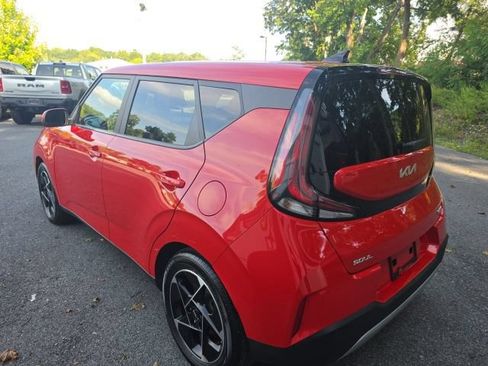Used 2023 Kia Soul EX FWD image 3