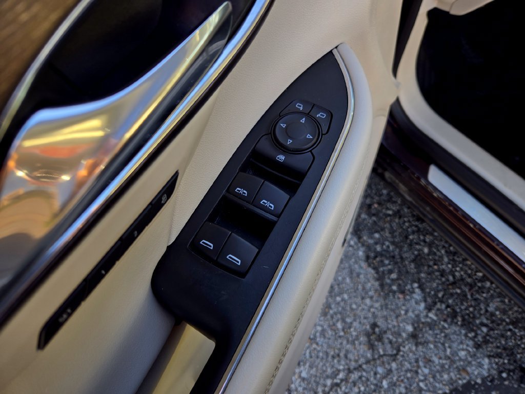 Used 2021 Buick Envision Avenir w/ Technology Package II FWD image 13