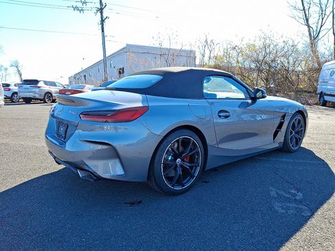 Used 2023 BMW Z4 M40i w/ Premium Package image 2
