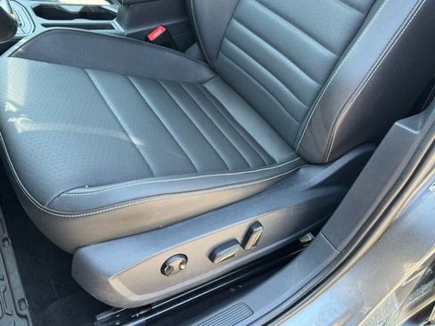Used 2022 Volkswagen Jetta SE FWD image 29