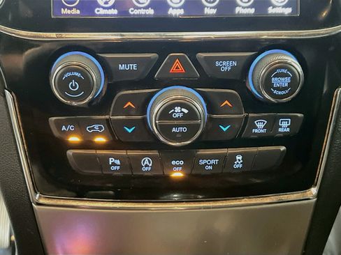 Used 2020 Jeep Grand Cherokee Altitude AWD/4WD image 12