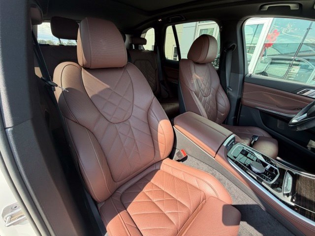 Certified 2024 BMW X5 xDrive40i w/ Parking Assistance Package AWD/4WD image 40