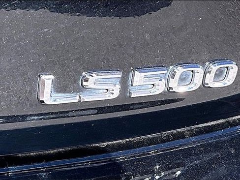 Used 2018 Lexus LS 500 w/ Accessory Package (Z2) image 32