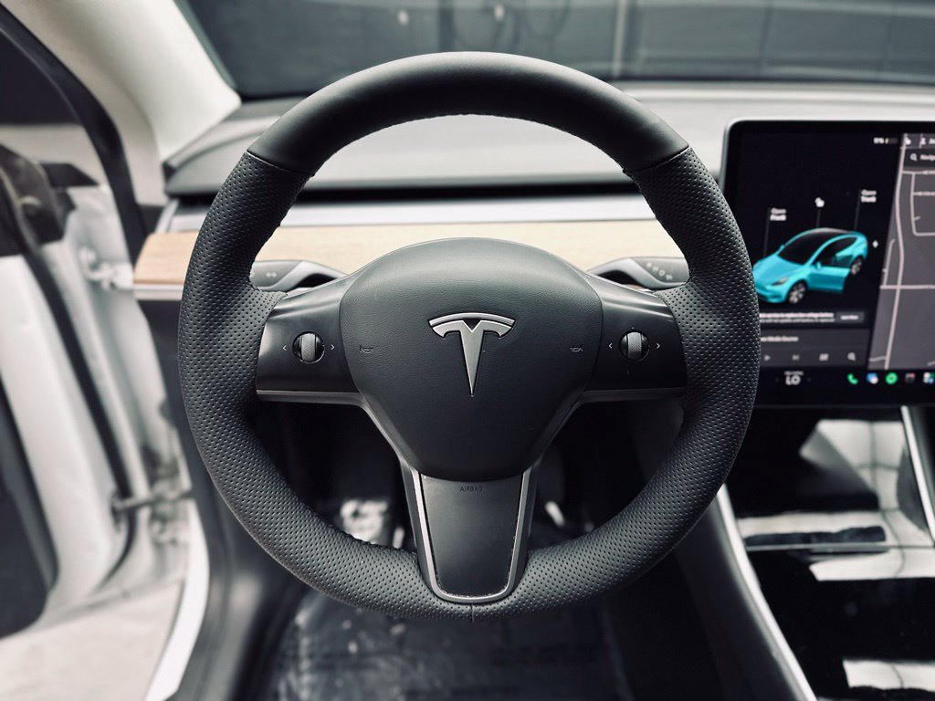 Used 2021 Tesla Model Y Long Range AWD/4WD image 27