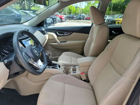Used 2017 Nissan Rogue SV FWD image 14