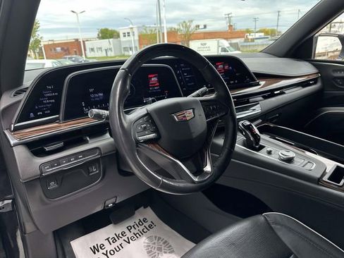 Certified 2024 Cadillac Escalade Premium Luxury w/ LPO, Floor Liner Package AWD/4WD image 18