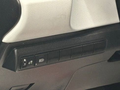 Used 2024 Toyota Corolla SE w/ SE Premium Package FWD image 14