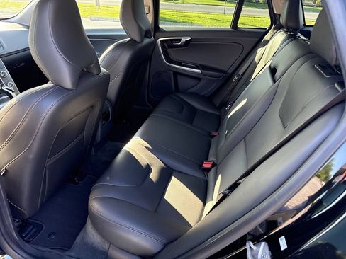 Used 2016 Volvo V60 T5 Cross Country w/ Convenience Package AWD/4WD image 10