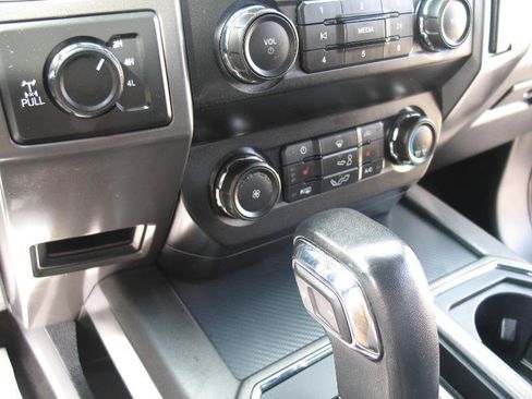 Used 2020 Ford F150 XLT w/ Equipment Group 302A Luxury AWD/4WD image 42