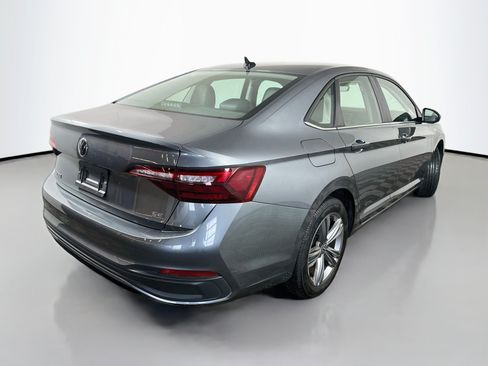 Used 2024 Volkswagen Jetta SE FWD image 7