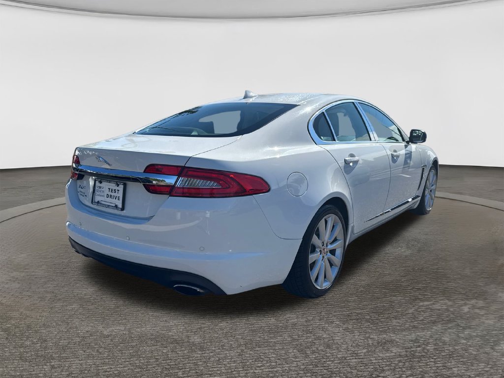 Used 2013 Jaguar XF RWD image 7