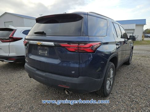 Used 2022 Chevrolet Traverse LT image 7