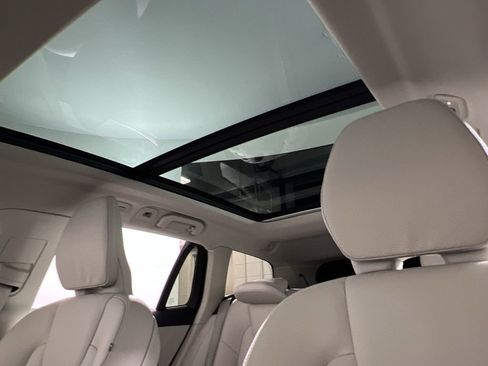 Certified 2025 Volvo V60 B5 Cross Country Plus image 16