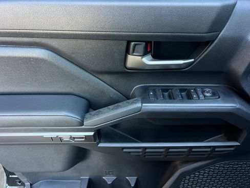 Used 2025 Toyota Tacoma TRD Sport image 13