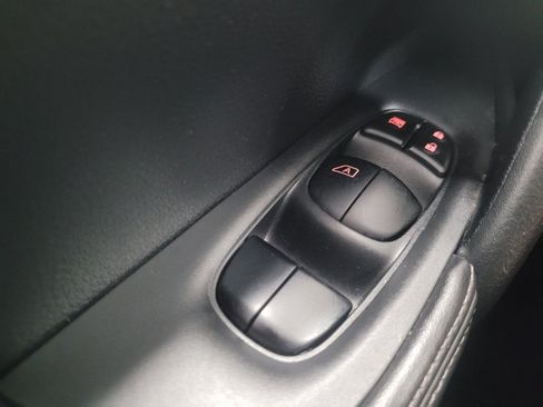 Used 2020 Nissan Rogue SV w/ Premium Package FWD image 27