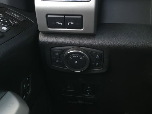 Used 2021 Ford F250 Lariat w/ Tremor Off-Road Package image 29