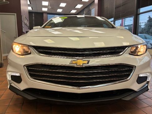 Used 2018 Chevrolet Malibu LT image 4